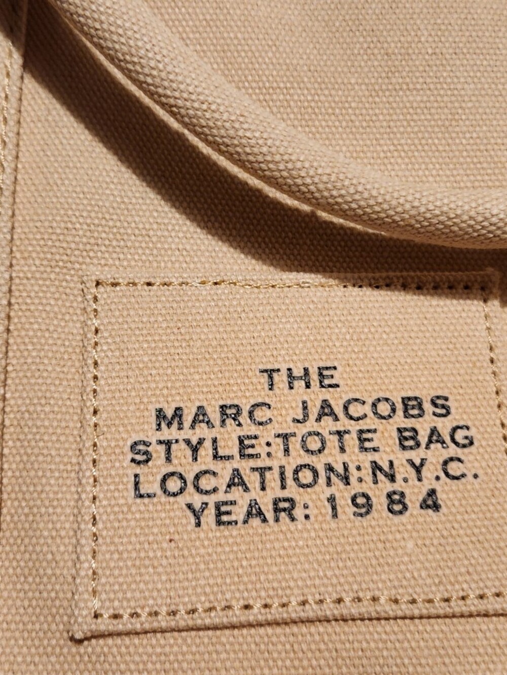 NEW Marc Jacobs FASHION Beige Canvas 'The Tote Bag' with Black Logo - Picture 9 of 10
